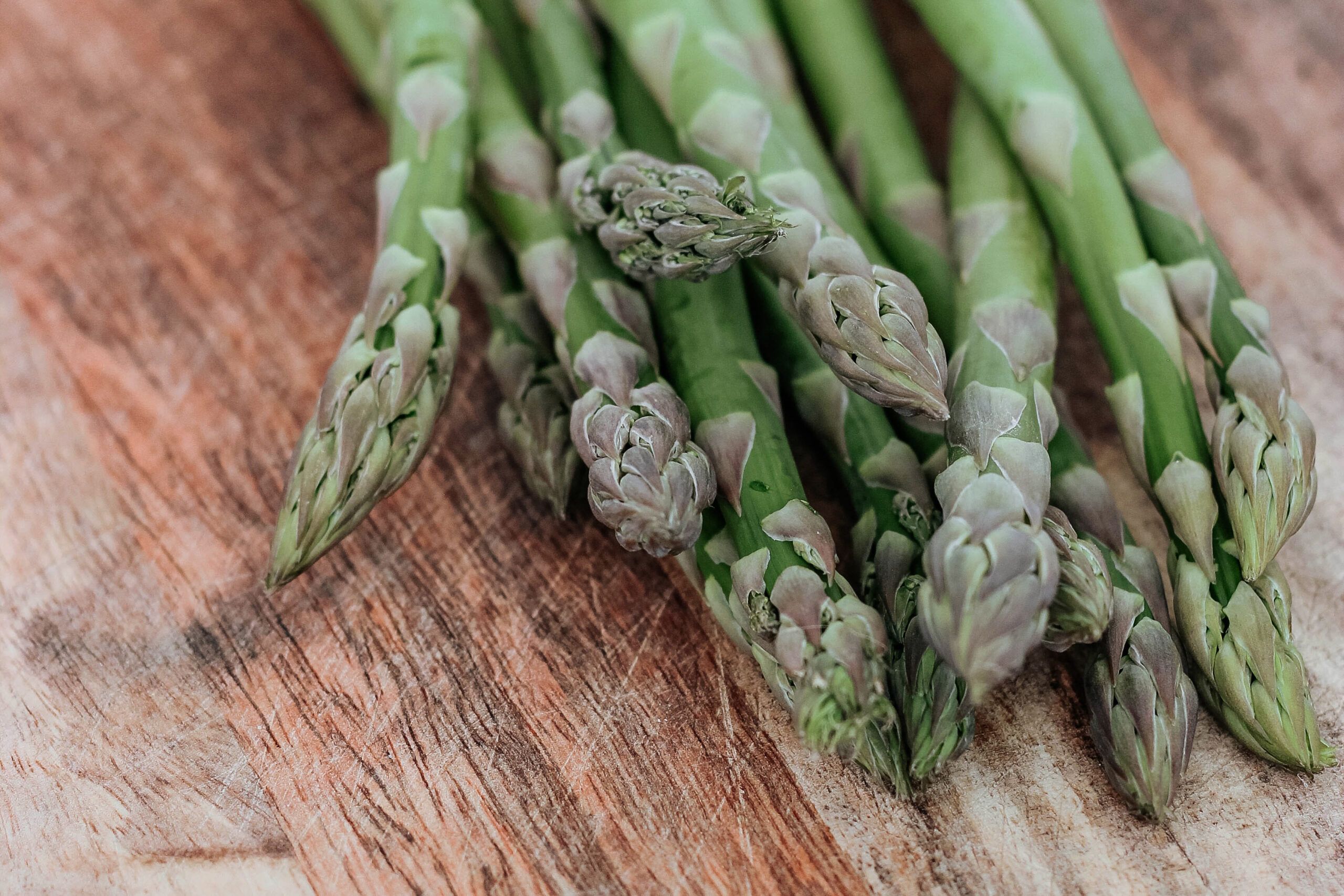 how to pick asparagus